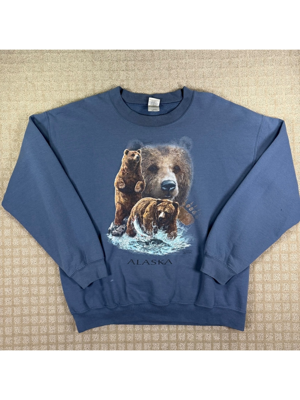 Alaska bear graphic sweatshirt L